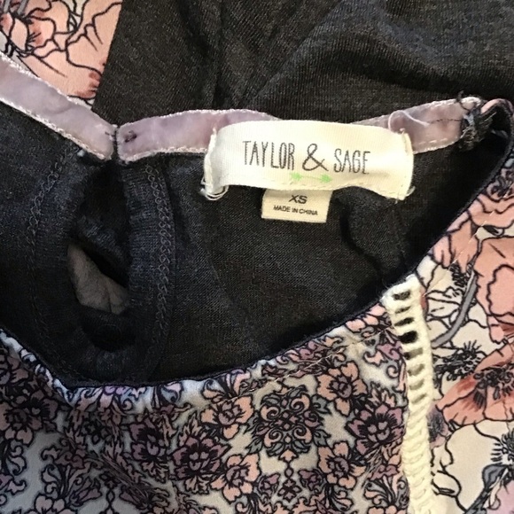 Taylor & Sage Boho Floral n lace top - Picture 2 of 9